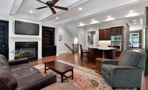 651 Lockton Pl, Atlanta GA  30342-5044 exterior