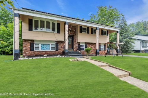 40 Brookwood Pkwy, Jackson Twp, NJ 08527-2140