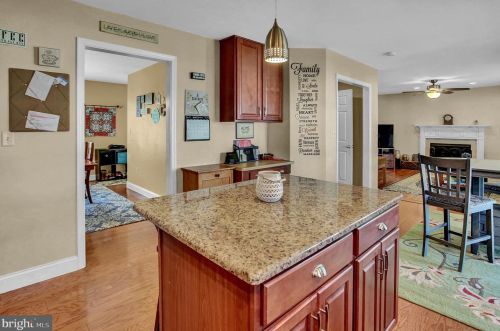 70 Pne Crk Dr, Carlisle PA  17013-9675 exterior