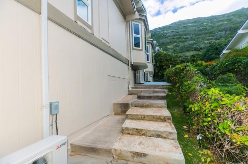 1373 Kaeleku St, Honolulu HI  96825-3003 exterior
