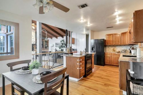 7037 Comanche Trl, Austin TX  78732-1006 exterior