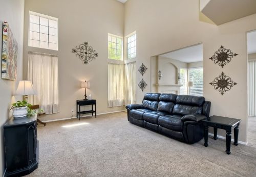 1607 Calle Las Casas, Oceanside, CA 92056-6536