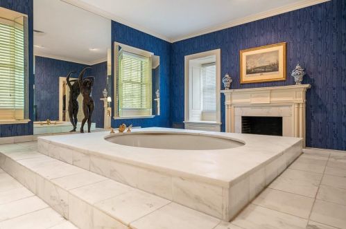 10 Habersham Way, Atlanta GA  30305-2800 exterior