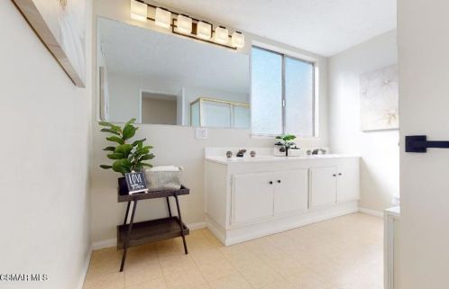 2007 Rhoda St, Simi Valley CA 93065-3539 exterior