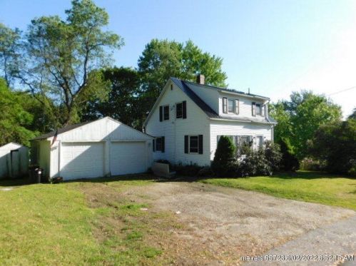 37 Fayette Rd, Livermore Falls, ME 04254-4100