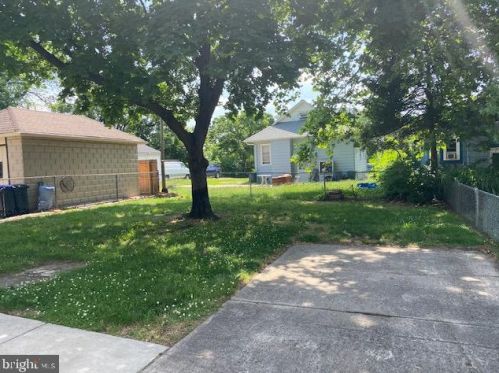11 Stinson Ave, Gloucester, NJ 08030-2118