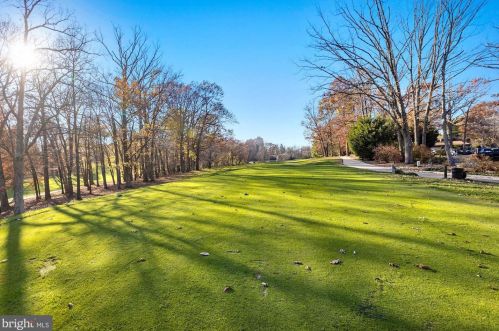 2139 Colts Neck Ct, Herndon VA  20191-1841 exterior