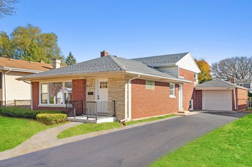 635 Kaspar Ave, Arlington Hts IL  60004-5321 exterior