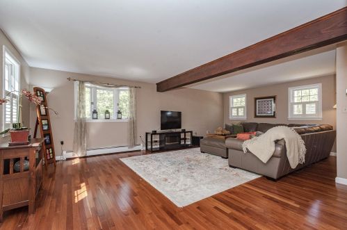 12 Lakin Rd, Brookline, NH 03033-2493