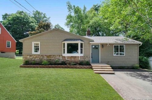 233 Mountain Rd, Ellington, CT 06029-3709