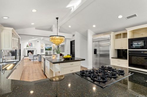 230 Country Hill Rd, Anaheim CA  92808-1352 exterior