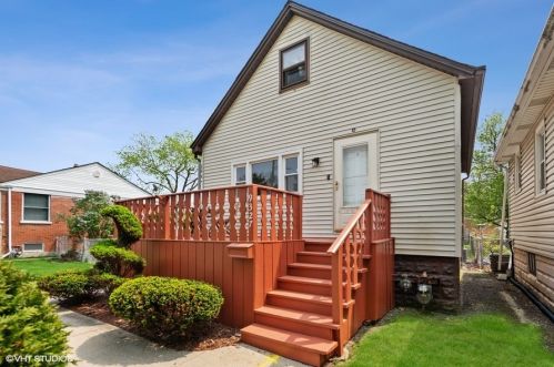 9327 Jefferson Ave, Brookfield, IL 60513-1209