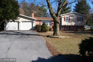 58 Beacon Dr, Martinsburg, WV 25403-2379