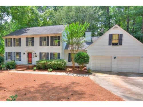 3824 Hunting Ridge Dr, Lilburn, GA 30047-2512
