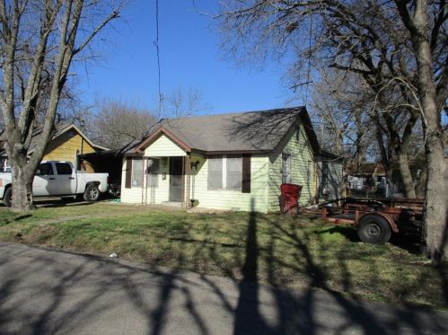 1002 4th St, Bonham, TX 75418-4610