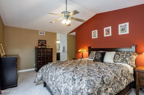 865 Links Vw Dr, Simi Valley CA 93065-6661 exterior