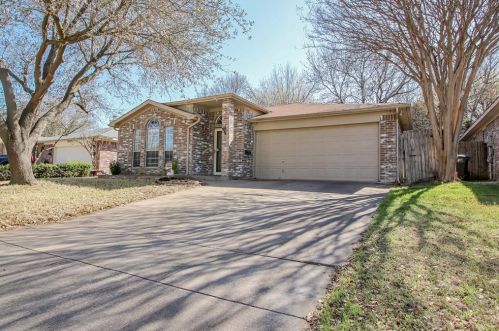 528 Blue Haze Dr, Fort Worth, TX 76108-3956
