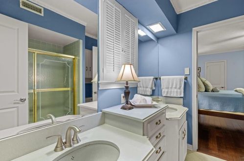 6127 Dilbeck Ln, Dallas TX  75240-5350 exterior