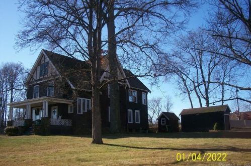 62 Peck St, Kensington, CT 06037-2154