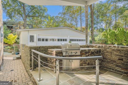 887 Berkshire Rd, Atlanta GA  30324-4929 exterior