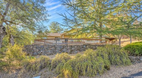 19501 Donkey Hill Rd, Middletown, CA 95467-8332