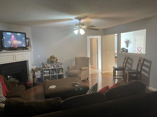 5849 El Segundo Way, Atlanta GA  30349-7519 exterior