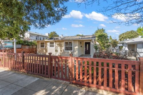 228 Rengstorff Ave, Mountain View, CA 94040-1705