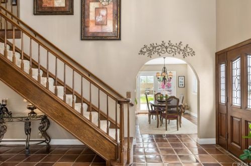 6270 Woodsboro Ave, Anaheim CA  92807-2347 exterior