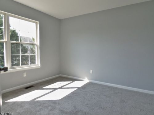 55 Saxton Dr, Hackettstown NJ  07840-1742 exterior