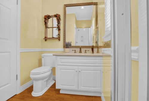 1156 Sugarbush Dr, Vista CA 92084-7464 exterior