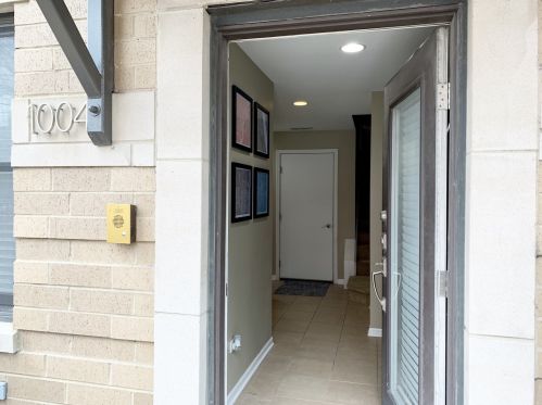 1004 Crosby St, Chicago IL  60610-2404 exterior