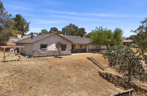 8141 Westhill Rd, Valley Springs, CA 95252-9482