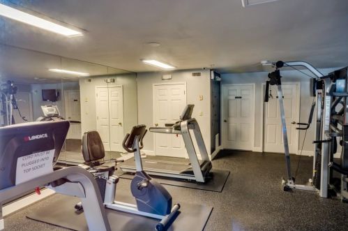 2865 Lenox Rd, Atlanta GA  30324-2880 exterior