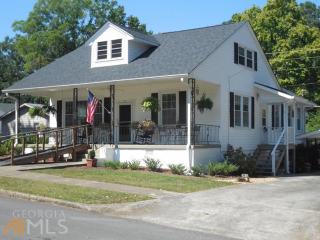 9 2nd St, Lindale, GA 30147-1535