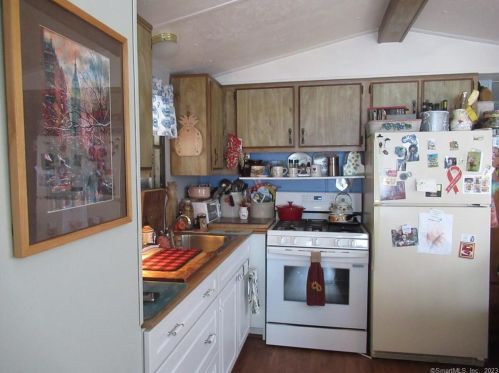 35 Sunny Acres, Wallingford CT  06492-2935 exterior