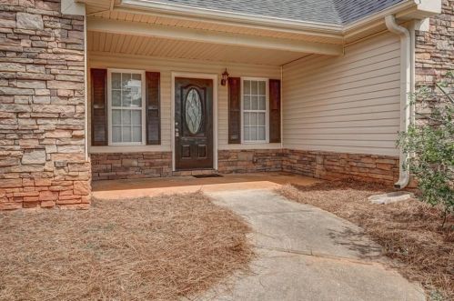 210 Shenandoah Dr, Porterdale, GA 30016-3615