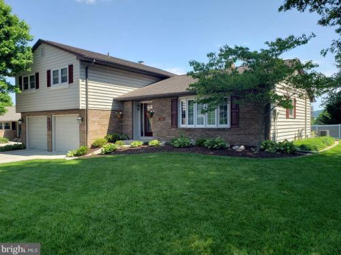 453 Clearview Rd, Hanover, PA 17331-1315