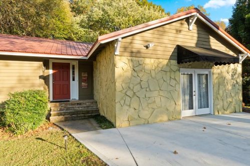 525 Hearthstone Ln, Marietta, GA 30067-5637