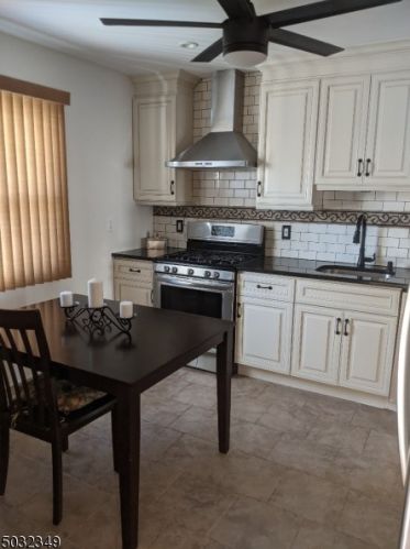 3 Mcclellan Ct, Piscataway, NJ 08854-4821