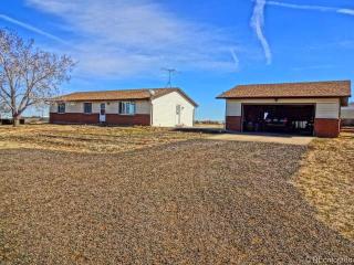 39751 Florida Dr, Bennett, CO 80102-8409