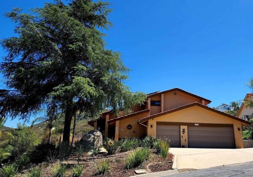 15281 Moonglow Dr, Ramona, CA 92065-4528