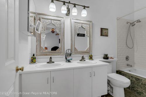 353 Daniele Dr, Tinton Falls NJ 07712-7943 exterior