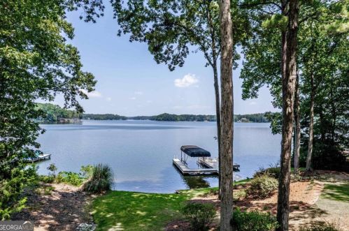 184 Hickory Pt, Buckhead, GA 30625-2900