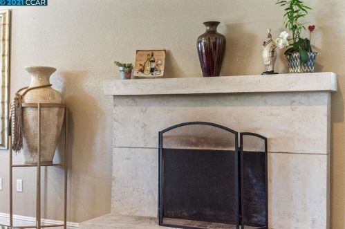 3144 Santa Paula Dr, Concord CA  94518-2821 exterior