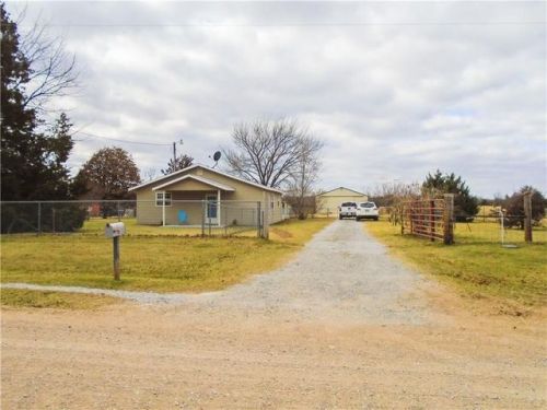 19800 Drummond Rd, Tecumseh, OK 74873-5324