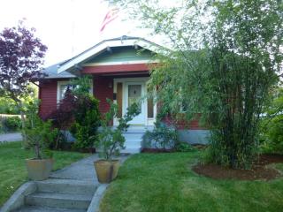 2112 Cedar St, Tacoma, WA 98406-6638