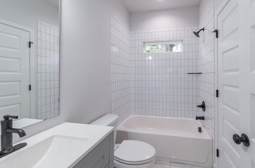1382 Gus Thornhill Jr Dr, Atlanta GA  30344-3556 exterior