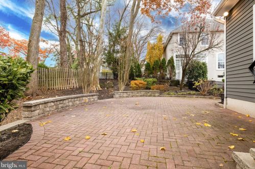 3 Kings Ln, Tavistock NJ 08033-1230 exterior