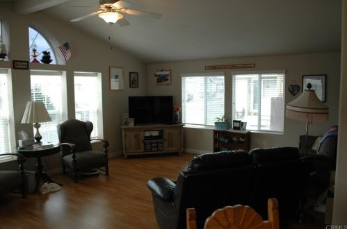 15935 Spring Oaks Rd, El Cajon, CA 92021-2648