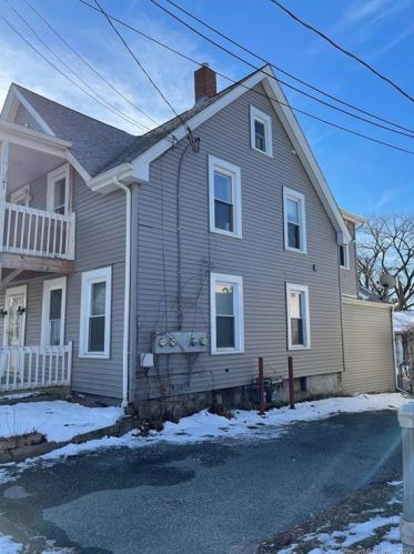 23 Mechanic St, Killingly, CT 06239-2827
